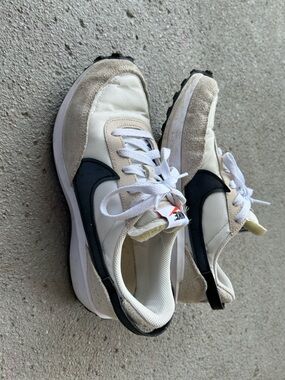 Nike Women’s Cream, White & Black Low-Top Sneakers